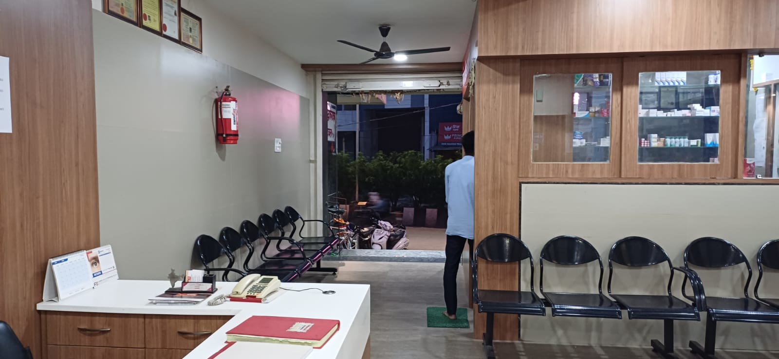 Hospital Helpdesk & Reception